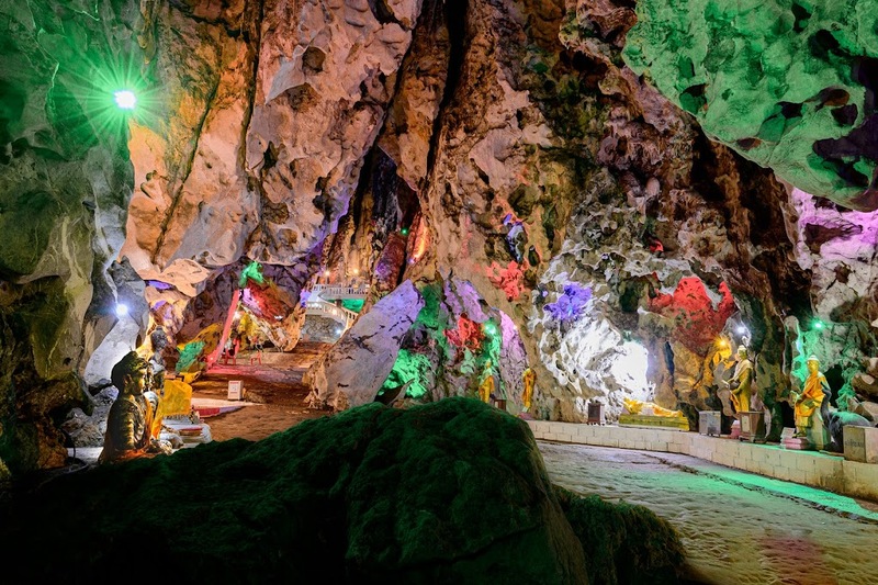 alpacahill, coro field, secret space, ตลาดน้ำดำเนินสะดวก, ถ้ำเขาบิน, ที่เที่ยว, ที่เที่ยวราชบุรี, ที่เที่ยวราชบุรี 2024, ที่เที่ยวราชบุรี 2567, ราชบุรี, วัดพระคริสตหฤทัย, วัดหนองหอย, วัดเพลง, วินเทจฟาร์ม, สถานที่ท่องเที่ยว, อัลปาก้าฮิลล์, อุทยานหินเขางู, เดอะซีนเนอรี่, เถ้าฮงไถ่, เที่ยวจังหวัดราชบุรี, เที่ยวราชบุรี, เที่ยวราชบุรี 2024, เที่ยวราชบุรี 2567, เที่ยวแม่น้ำแม่กลอง, เที่ยวใกล้กรุงเทพ, แก่งส้มแมว, โคโร่ ฟิลด์, top 30+ ที่เที่ยวราชบุรี [กรกฎาคม2024] เมืองน่าเที่ยว มนต์เสน่ห์แห่งลุ่มแม่น้ำแม่กลอง