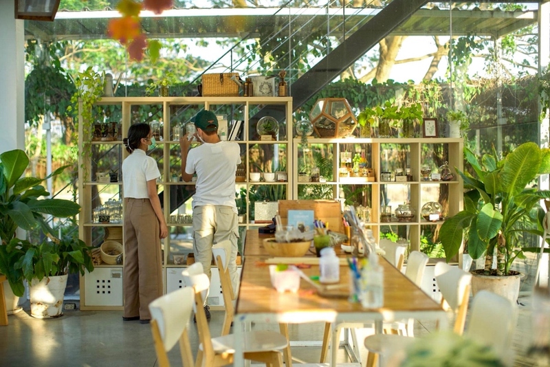 alpacahill, coro field, secret space, ตลาดน้ำดำเนินสะดวก, ถ้ำเขาบิน, ที่เที่ยว, ที่เที่ยวราชบุรี, ที่เที่ยวราชบุรี 2024, ที่เที่ยวราชบุรี 2567, ราชบุรี, วัดพระคริสตหฤทัย, วัดหนองหอย, วัดเพลง, วินเทจฟาร์ม, สถานที่ท่องเที่ยว, อัลปาก้าฮิลล์, อุทยานหินเขางู, เดอะซีนเนอรี่, เถ้าฮงไถ่, เที่ยวจังหวัดราชบุรี, เที่ยวราชบุรี, เที่ยวราชบุรี 2024, เที่ยวราชบุรี 2567, เที่ยวแม่น้ำแม่กลอง, เที่ยวใกล้กรุงเทพ, แก่งส้มแมว, โคโร่ ฟิลด์, top 30+ ที่เที่ยวราชบุรี [กรกฎาคม2024] เมืองน่าเที่ยว มนต์เสน่ห์แห่งลุ่มแม่น้ำแม่กลอง