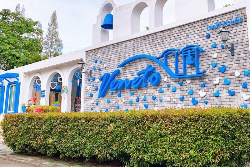 alpacahill, coro field, secret space, ตลาดน้ำดำเนินสะดวก, ถ้ำเขาบิน, ที่เที่ยว, ที่เที่ยวราชบุรี, ที่เที่ยวราชบุรี 2024, ที่เที่ยวราชบุรี 2567, ราชบุรี, วัดพระคริสตหฤทัย, วัดหนองหอย, วัดเพลง, วินเทจฟาร์ม, สถานที่ท่องเที่ยว, อัลปาก้าฮิลล์, อุทยานหินเขางู, เดอะซีนเนอรี่, เถ้าฮงไถ่, เที่ยวจังหวัดราชบุรี, เที่ยวราชบุรี, เที่ยวราชบุรี 2024, เที่ยวราชบุรี 2567, เที่ยวแม่น้ำแม่กลอง, เที่ยวใกล้กรุงเทพ, แก่งส้มแมว, โคโร่ ฟิลด์, top 30+ ที่เที่ยวราชบุรี [กรกฎาคม2024] เมืองน่าเที่ยว มนต์เสน่ห์แห่งลุ่มแม่น้ำแม่กลอง