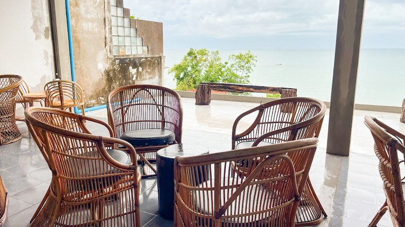 bake and more, bellinee’s rayong, guer cafe, happy camper rayong, happy camper คาเฟ่, mama don’t like espresso bar & bake lab, mhuan fun cafe & art, misahouse, phala craft coffee roasters, seaseoul cafe, she sails cafe & beach club, she sails rayong, the creeper house, triple o coffee, u cup coffee, คาเฟ่ระยอง, คาเฟ่ระยอง 2024, คาเฟ่ระยอง 2567, คาเฟ่ริมทะเล ระยอง, คาเฟ่เปิดใหม่ ระยอง, คาเฟ่ใกลฉัน, ซีโซล คาเฟ่, ปาฎี, มาม่า ดอนท์ ไลท์ คาเฟ่, มิสะเฮ้าท์, ระยอง 2024, ระยอง 2567, ระยอง คาเฟ่, ร้านปาฎี, ร้านเกื้อ, สวนก๋ง, เที่ยวระยอง, เบค แอนด์ มอร์ คาเฟ่, เบลลินี่ ระยอง, เหมือนฝัน คาเฟ่, top 15+ คาเฟ่ระยอง [กรกฎาคม 2024] นั่งจิบชากาแฟ ทานเบเกอรี่ ดื่มด่ำธรรมชาติ รับลมริมทะเล