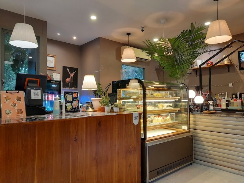 bake and more, bellinee’s rayong, guer cafe, happy camper rayong, happy camper คาเฟ่, mama don’t like espresso bar & bake lab, mhuan fun cafe & art, misahouse, phala craft coffee roasters, seaseoul cafe, she sails cafe & beach club, she sails rayong, the creeper house, triple o coffee, u cup coffee, คาเฟ่ระยอง, คาเฟ่ระยอง 2024, คาเฟ่ระยอง 2567, คาเฟ่ริมทะเล ระยอง, คาเฟ่เปิดใหม่ ระยอง, คาเฟ่ใกลฉัน, ซีโซล คาเฟ่, ปาฎี, มาม่า ดอนท์ ไลท์ คาเฟ่, มิสะเฮ้าท์, ระยอง 2024, ระยอง 2567, ระยอง คาเฟ่, ร้านปาฎี, ร้านเกื้อ, สวนก๋ง, เที่ยวระยอง, เบค แอนด์ มอร์ คาเฟ่, เบลลินี่ ระยอง, เหมือนฝัน คาเฟ่, top 15+ คาเฟ่ระยอง [กรกฎาคม 2024] นั่งจิบชากาแฟ ทานเบเกอรี่ ดื่มด่ำธรรมชาติ รับลมริมทะเล