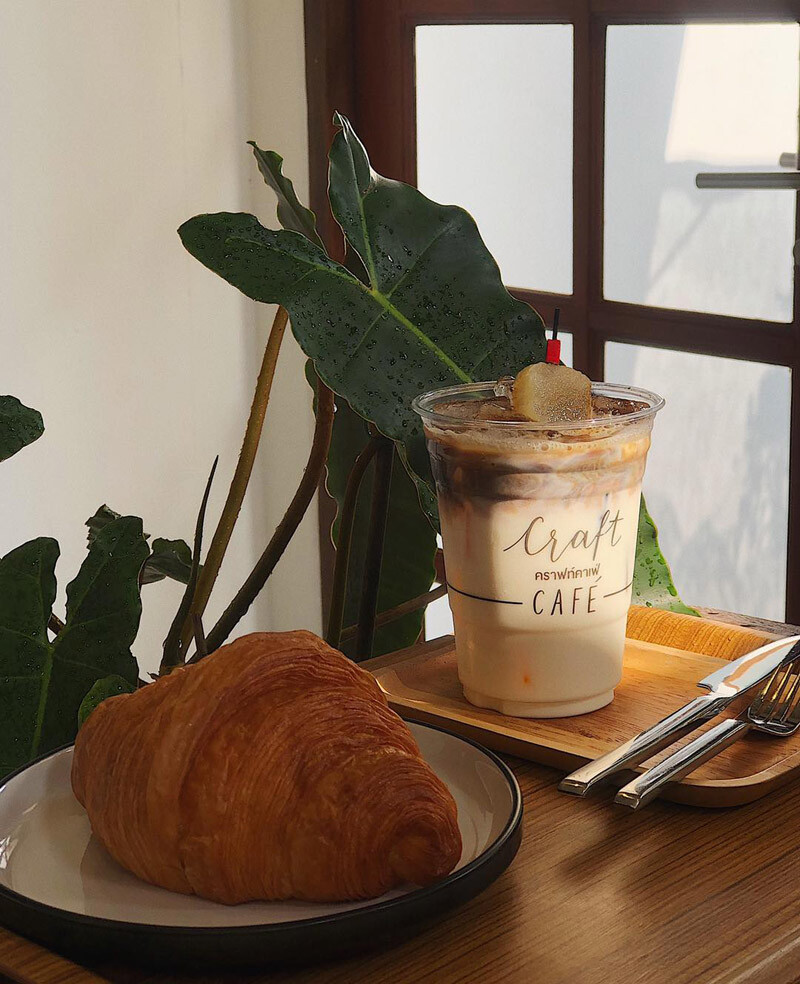 top 10+ คาเฟ่สุรินทร์ 2567 คาเฟ่ทุ่งนาสุรินทร์ บรรยากาศดี วิวสุดปัง ถ่ายรูปสวย