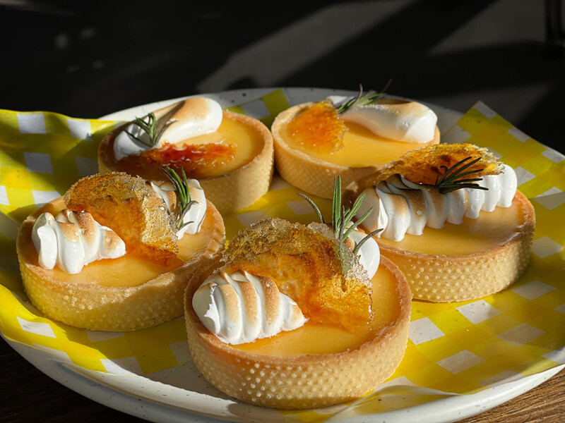 top 10+ คาเฟ่สุรินทร์ 2567 คาเฟ่ทุ่งนาสุรินทร์ บรรยากาศดี วิวสุดปัง ถ่ายรูปสวย