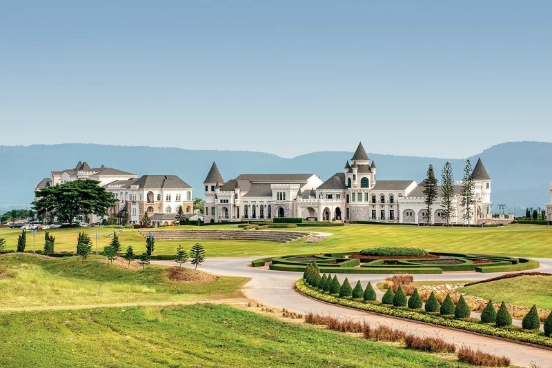 top 10+ ที่พักเขาใหญ่แบบครอบครัว 2567 มีกิจกรรม ใกล้ชิดธรรมชาติ ฟีลเมืองนอก