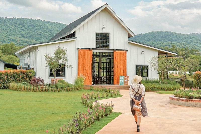 baan zaka cafe, daydreaming cafe, khaam khaoyai, like a mountain, pirom cafe, rosebay home cooking café, tara cafe, the birder’s lodge cafe, the birder’s lodge café & grill, the creek, the creek khao yai, trot cafe khaoyai, yellow submarine coffee tank, ขาม เขาใหญ่, คาเฟ่ปากช่อง, คาเฟ่เขาใหญ่, คาเฟ่เขาใหญ่ 2024, คาเฟ่เขาใหญ่ 2567, คาเฟ่เขาใหญ่สวย ๆ, ทร็อต คาเฟ่ เขาใหญ่, ทาราคาเฟ่, ธารา คาเฟ่ เขาใหญ่, บ้านซาก้า ปากช่อง, บ้านซาก้า เขาใหญ่, บ้านนอก คาเฟ่, บ้านนอกคอกนา, บ้านนอกคอกนา เขาใหญ่, ภิรมณ์ คาเฟ่, เดย์ดรีมมิ่ง เขาใหญ่, เดอะครีก ปากช่อง, เดอะครีก เขาใหญ่, เอล คาเฟ่ เขาใหญ่, top 20+ คาเฟ่ เขาใหญ่-ปากช่อง [กรกฎาคม 2024] น่านั่ง บรรยากาศดี ถ่ายรูปสวย