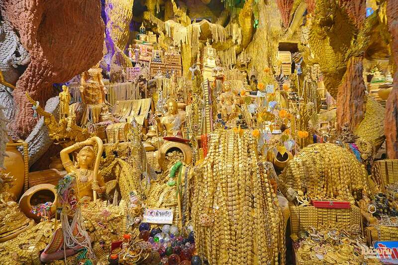 เที่ยวนครนายก, นครนายก, วัดมณีวงศ์ นครนายก, ถ้ำพญานาค วัดมณีวงศ์, วัดมณีวงศ์  รีวิวล่าสุด สร้างเสร็จสมบูรณ์ ชมถ้ำพญานาค พุทธศิลป์อันงดงาม