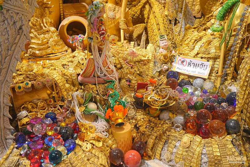 เที่ยวนครนายก, นครนายก, วัดมณีวงศ์ นครนายก, ถ้ำพญานาค วัดมณีวงศ์, วัดมณีวงศ์  รีวิวล่าสุด สร้างเสร็จสมบูรณ์ ชมถ้ำพญานาค พุทธศิลป์อันงดงาม