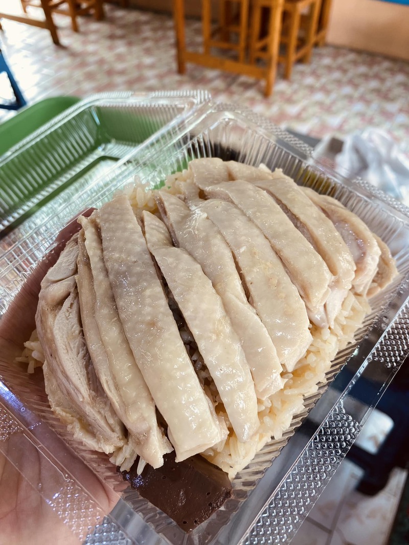 top 8+ ร้านข้าวมันไก่จานใหญ่ให้เยอะ เนื้อไก่ชิ้นโตไก่นิ่มฟินเว่อร์