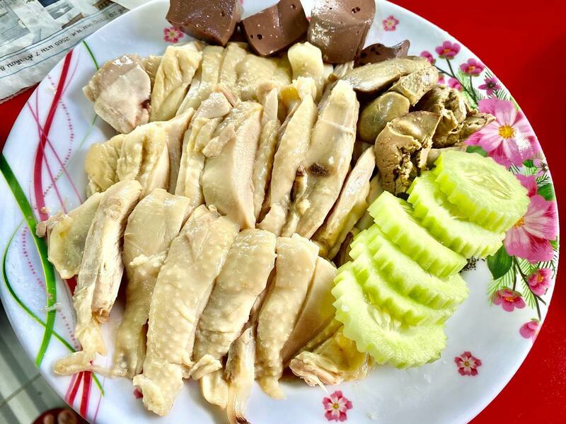 top 8+ ร้านข้าวมันไก่จานใหญ่ให้เยอะ เนื้อไก่ชิ้นโตไก่นิ่มฟินเว่อร์