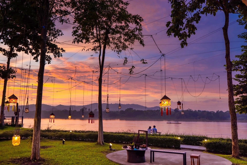 inbox living rimkhong, remember loei love, จังหวัดเลย, จันทรา วาริน, จันทรา วาริน เชียงคาน, จำเลยรัก, ณ ซอย 5 เชียงคาน, ทัยธารา เชียงคาน, ที่พักเชียงคาน, ที่พักเชียงคาน วิวแม่น้ำ, บ้านชานเคียง, บ้านสวนละมุน, ภู่เชียงคาน, มุ้ยฟัง เกสท์เฮาส์, มุ้ยฟัง เดอ วิลล์, สองผัวเมีย, สองผัวเมีย เกสท์เฮาส์, สุเนต์ตา, สุเนต์ตา โฮสเทล, เกสท์เฮาส์ เชียงคาน, เชียงคาน, เชียงคาน ริเวอร์ เมาท์เทน รีสอร์ท, เชียงโขงริเวอร์ไซด์รีสอร์ต, เดอะ รอยัล เชียงคาน, เดือนเต็มดวง, เดือนเต็มดวง บูติก โฮเต็ล, เถ้าแก่ลาว, เฮือนคุ้มฮัก, โรงแรมชิค เชียงคาน, โรงแรมพูลสวัสดิ์, โรงแรมเชียงคานบุรี, โรงแรมเชียงคานบุรี เลย, top 25+ ที่พักเชียงคาน [กรกฎาคม 2024] สไตล์เมืองเก่า บรรยากาศสุดฟิน ริมน้ำโขง