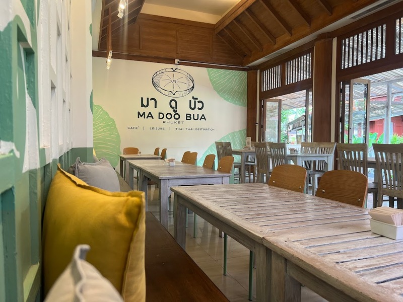 [hkolu8ik, ban leng coffee, bangjiam backyard cafe, bix cafe, cafe phuket, campus coffee roaster, cheevit cheeva, coming home cafe, coming home cafe & seascape, cozy cafe phuket, day & night of phuket, hohiho phuket, hohiho restaurant & cafe phuket, hommori, hosay bowl, hosay bowl phuket town, jule cafe, jule coffee co, lay cafe phuket, ma doo bua cafe, phuket view point cafe, pink cafe phuket, refresh cafe, roôf pudding & cafe, samutr bar, sea clam cafe & bistro, smile bar, smile restaurant, starbucks arinara, tarzan seaside cafe, the beach by starbucks, the cozy cafe phuket, the ruby sea cafe, tree monkeys restaurant, waylany kids cafe, คาเฟ่ สี, คาเฟ่ ใกล้ฉัน, คาเฟ่จังหวัดภูเก็ต, คาเฟ่ต้นไม้, คาเฟ่ภูเก็ต, คาเฟ่ภูเก็ต 2023, คาเฟ่ภูเก็ต 2566, คาเฟ่ริมทะเลภูเก็ต, คาเฟ่ลับภูเก็ต, คาเฟ่เปิดใหม่, คาเฟ่เปิดใหม่ภูเก็ต, คาเฟ่ใกล้ฉัน, คาเฟ่ในภูเก็ต, คาเฟ่ในภูเก็ต 2023, คาเฟ่ในภูเก็ต 2566, ชีวิตชีวา คาเฟ่, ทรีมังกี้ส์, บ้านสีครามคาเฟ่, บ้านเลงคาเฟ่, ภูเก็ต, มาดูบัว คาเฟ่, ย่านเมืองเก่าภูเก็ต, สตาร์บัคริมทะเล, สมุทรบาร์, โฮมโมริ, top 25+ คาเฟ่ภูเก็ต [กรกฎาคม 2024] ชิมอาหารรสเด็ด ดื่มกาแฟดี ท่ามกลางบรรยากาศสุดชิลล์บนเกาะ