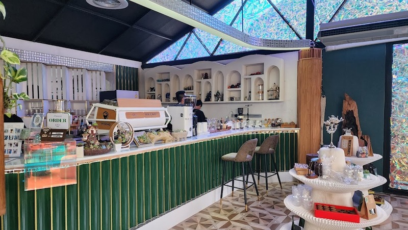 [hkolu8ik, ban leng coffee, bangjiam backyard cafe, bix cafe, cafe phuket, campus coffee roaster, cheevit cheeva, coming home cafe, coming home cafe & seascape, cozy cafe phuket, day & night of phuket, hohiho phuket, hohiho restaurant & cafe phuket, hommori, hosay bowl, hosay bowl phuket town, jule cafe, jule coffee co, lay cafe phuket, ma doo bua cafe, phuket view point cafe, pink cafe phuket, refresh cafe, roôf pudding & cafe, samutr bar, sea clam cafe & bistro, smile bar, smile restaurant, starbucks arinara, tarzan seaside cafe, the beach by starbucks, the cozy cafe phuket, the ruby sea cafe, tree monkeys restaurant, waylany kids cafe, คาเฟ่ สี, คาเฟ่ ใกล้ฉัน, คาเฟ่จังหวัดภูเก็ต, คาเฟ่ต้นไม้, คาเฟ่ภูเก็ต, คาเฟ่ภูเก็ต 2023, คาเฟ่ภูเก็ต 2566, คาเฟ่ริมทะเลภูเก็ต, คาเฟ่ลับภูเก็ต, คาเฟ่เปิดใหม่, คาเฟ่เปิดใหม่ภูเก็ต, คาเฟ่ใกล้ฉัน, คาเฟ่ในภูเก็ต, คาเฟ่ในภูเก็ต 2023, คาเฟ่ในภูเก็ต 2566, ชีวิตชีวา คาเฟ่, ทรีมังกี้ส์, บ้านสีครามคาเฟ่, บ้านเลงคาเฟ่, ภูเก็ต, มาดูบัว คาเฟ่, ย่านเมืองเก่าภูเก็ต, สตาร์บัคริมทะเล, สมุทรบาร์, โฮมโมริ, top 25+ คาเฟ่ภูเก็ต [กรกฎาคม 2024] ชิมอาหารรสเด็ด ดื่มกาแฟดี ท่ามกลางบรรยากาศสุดชิลล์บนเกาะ