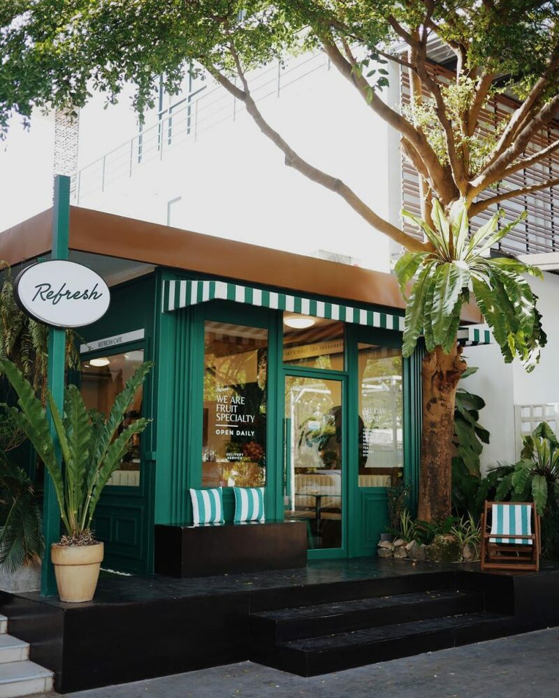 [hkolu8ik, ban leng coffee, bangjiam backyard cafe, bix cafe, cafe phuket, campus coffee roaster, cheevit cheeva, coming home cafe, coming home cafe & seascape, cozy cafe phuket, day & night of phuket, hohiho phuket, hohiho restaurant & cafe phuket, hommori, hosay bowl, hosay bowl phuket town, jule cafe, jule coffee co, lay cafe phuket, ma doo bua cafe, phuket view point cafe, pink cafe phuket, refresh cafe, roôf pudding & cafe, samutr bar, sea clam cafe & bistro, smile bar, smile restaurant, starbucks arinara, tarzan seaside cafe, the beach by starbucks, the cozy cafe phuket, the ruby sea cafe, tree monkeys restaurant, waylany kids cafe, คาเฟ่ สี, คาเฟ่ ใกล้ฉัน, คาเฟ่จังหวัดภูเก็ต, คาเฟ่ต้นไม้, คาเฟ่ภูเก็ต, คาเฟ่ภูเก็ต 2023, คาเฟ่ภูเก็ต 2566, คาเฟ่ริมทะเลภูเก็ต, คาเฟ่ลับภูเก็ต, คาเฟ่เปิดใหม่, คาเฟ่เปิดใหม่ภูเก็ต, คาเฟ่ใกล้ฉัน, คาเฟ่ในภูเก็ต, คาเฟ่ในภูเก็ต 2023, คาเฟ่ในภูเก็ต 2566, ชีวิตชีวา คาเฟ่, ทรีมังกี้ส์, บ้านสีครามคาเฟ่, บ้านเลงคาเฟ่, ภูเก็ต, มาดูบัว คาเฟ่, ย่านเมืองเก่าภูเก็ต, สตาร์บัคริมทะเล, สมุทรบาร์, โฮมโมริ, top 25+ คาเฟ่ภูเก็ต [กรกฎาคม 2024] ชิมอาหารรสเด็ด ดื่มกาแฟดี ท่ามกลางบรรยากาศสุดชิลล์บนเกาะ