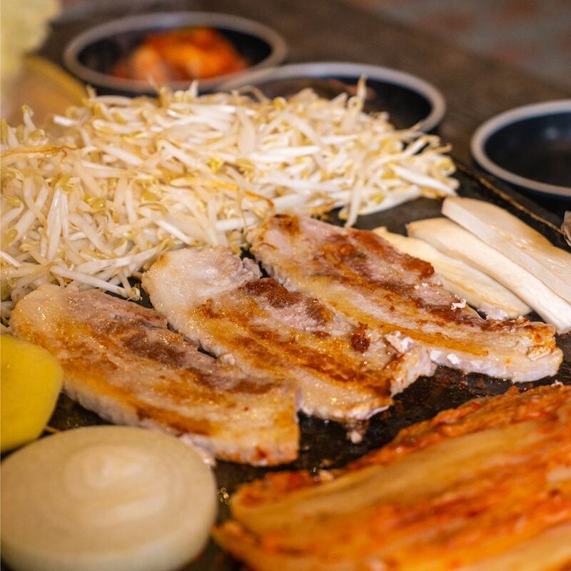 ร้านปิ้งย่างเกาหลีมีปูดอง แซ่บยั่วๆ สไตล์เกาหลี