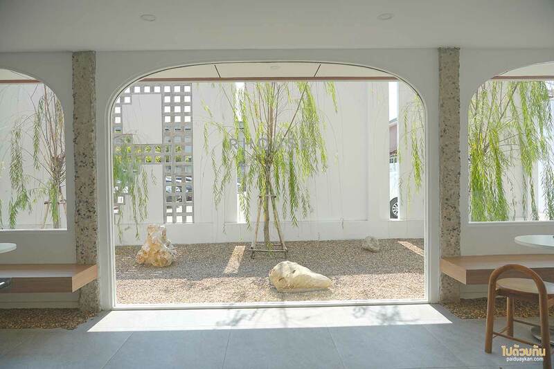คาเฟ่ปทุมธานี, r house, คาเฟ่ลำลูกา, r house  คาเฟ่มินิมอล แสงดีเว่อ ย่านลำลูกกา