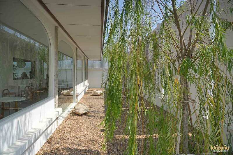 คาเฟ่ปทุมธานี, r house, คาเฟ่ลำลูกา, r house  คาเฟ่มินิมอล แสงดีเว่อ ย่านลำลูกกา