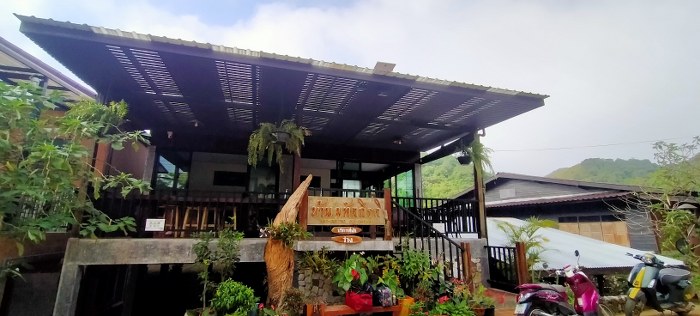 top 12+ ที่พักบ้านอีต่อง 2024 เหมืองปิล๊อก นอนพักกลางหุบเขา ใกล้ชิดธรรมชาติ