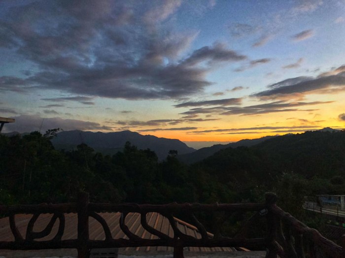 top 12+ ที่พักบ้านอีต่อง 2024 เหมืองปิล๊อก นอนพักกลางหุบเขา ใกล้ชิดธรรมชาติ