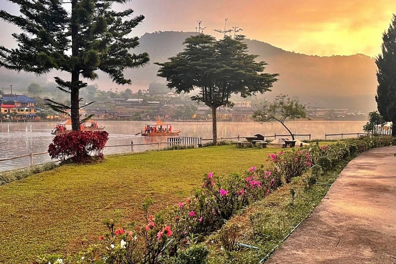 ที่พักบ้านรักไทย, ที่พักบ้านรักไทย 2022, ที่พักบ้านรักไทย 2565, ที่พักบ้านรักไทย แม่ฮ่องสอน 2565, ที่พักหมู่บ้านรักไทย, ที่พักหมู่บ้านรักไทย 2022, ที่พักหมู่บ้านรักไทย 2565, บ้านรักไทย แม่ฮ่องสอน, top 6+ ที่พัก บ้านรักไทย แม่ฮ่องสอน [กรกฎาคม 2024] เที่ยวหมู่บ้านชาวจีนยูนนาน ริมทะเลสาบกลางหุบเขา