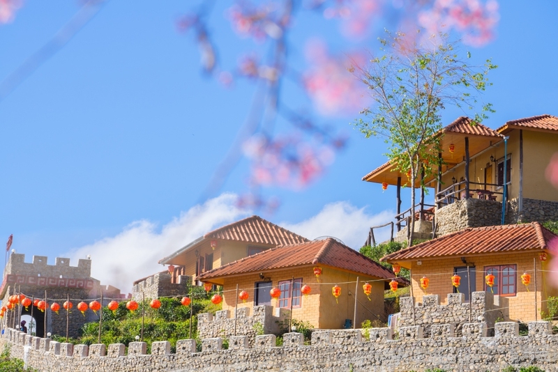 ที่พักบ้านรักไทย, ที่พักบ้านรักไทย 2022, ที่พักบ้านรักไทย 2565, ที่พักบ้านรักไทย แม่ฮ่องสอน 2565, ที่พักหมู่บ้านรักไทย, ที่พักหมู่บ้านรักไทย 2022, ที่พักหมู่บ้านรักไทย 2565, บ้านรักไทย แม่ฮ่องสอน, top 6+ ที่พัก บ้านรักไทย แม่ฮ่องสอน [กรกฎาคม 2024] เที่ยวหมู่บ้านชาวจีนยูนนาน ริมทะเลสาบกลางหุบเขา