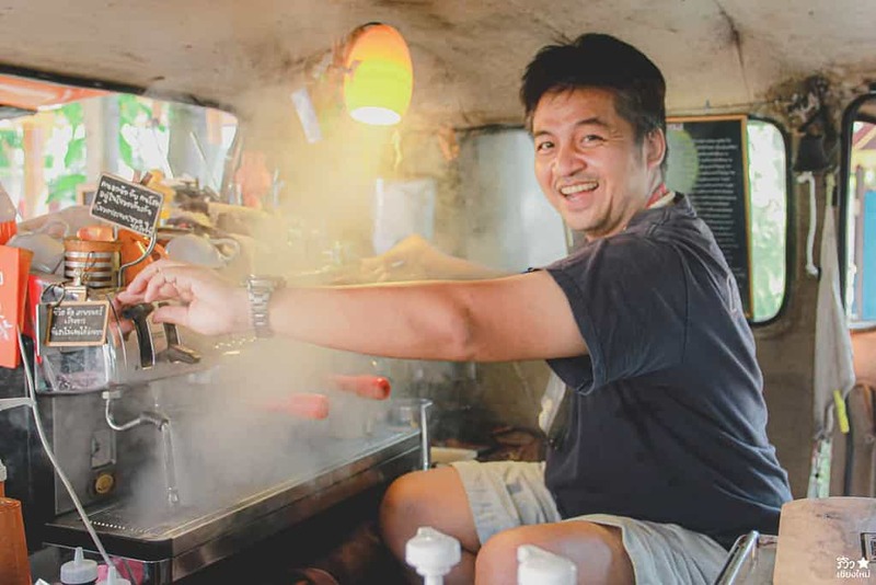 republic coffee, กาแฟรถส้ม, กาแฟเชียงใหม่, กาแฟในวัด, คาเฟ่มินิมอลเชียงใหม่, วัดศรีเกิด, เที่ยวคาเฟ่เชียงใหม่, republic coffee กาแฟรถส้มสุดชิค ในวัดศรีเกิด แวะจิบกาแฟแบบสโลว์ไลฟ์