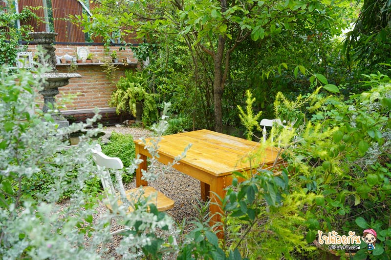 นิยายคาเฟ่, คาเฟ่ตลิ่งชัน, คาเฟ่ฝั่งธน, นิยายคาเฟ่ คาเฟ่ในสวน สไตล์วินเทจ