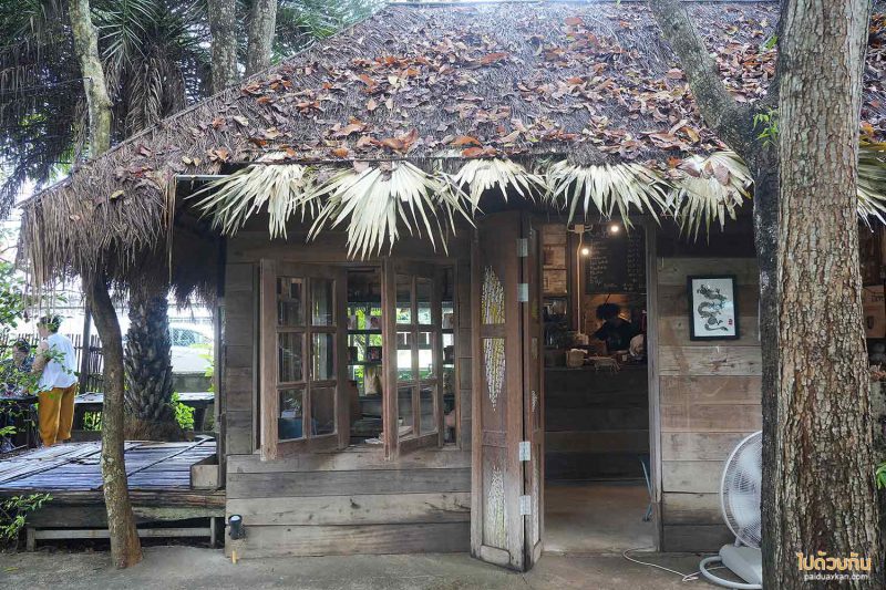 ร้านกาแฟเชียงดาว, คาเฟ่เชียงดาว, ฮกหลง เชียงดาว, ฮกหลง คาเฟ่บ้านไม้แสนร่มรื่น แห่งเชียงดาว