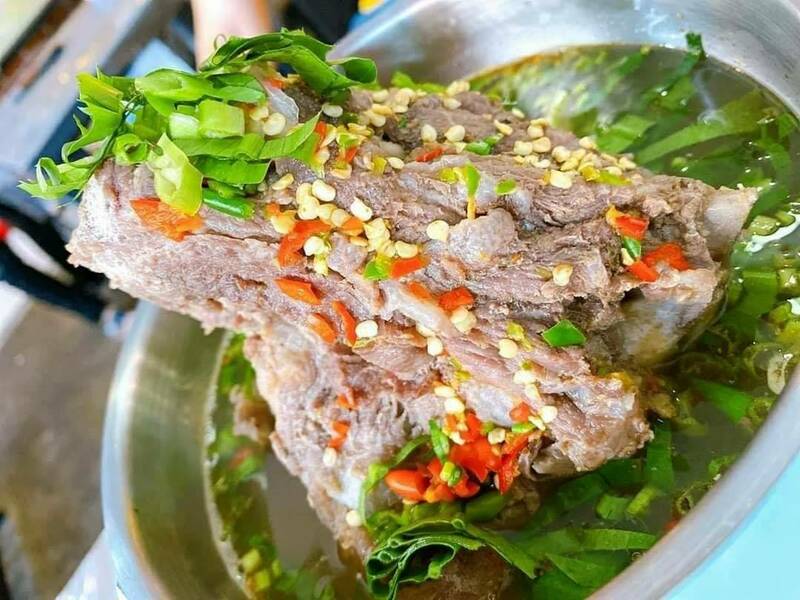 รวม 18 ร้านหมูทอด-ไก่ทอด delivery พร้อมส่งถึงบ้าน