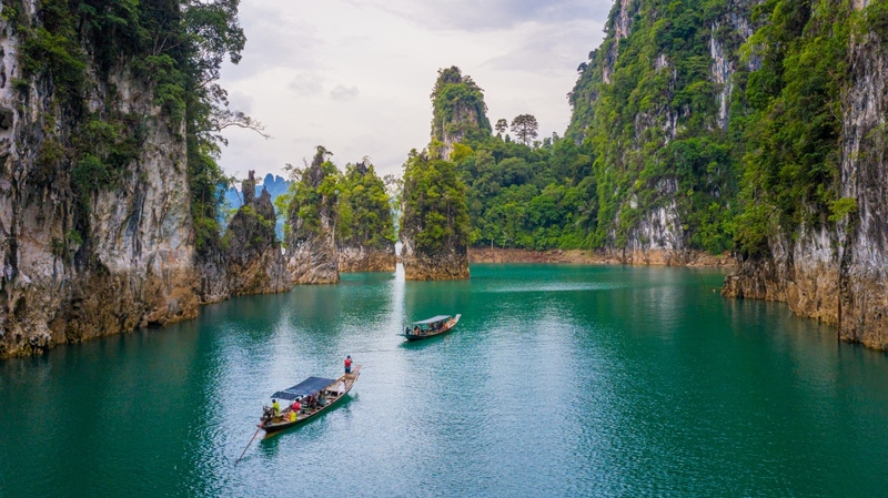 day & night, day & night cafe, day & night of surat thani, กุ้ยหลินเมืองไทย, คลองร้อยสาย, ตลาดน้ำประชารัฐบางใบไม้, ถ้ำขมิ้น, ทะเลแหวก, ทะเลแหวก สุราษฎร์ธานี, ที่เที่ยว สุราษฎร์ธานี, ที่เที่ยวสมุย, ที่เที่ยวสุราษฎร์, ที่เที่ยวสุราษฎร์ 2024, ที่เที่ยวสุราษฎร์ 2567, ที่เที่ยวสุราษฎร์ธานี 2024, ที่เที่ยวสุราษฎร์ธานี 2567, ที่เที่ยวสุราษฎร์ธานี ทะเล, ที่เที่ยวสุราษฎร์ธานี เกาะ, น้ำตกดาดฟ้า, น้ำตกหน้าเมือง, ป่าต้นน้ำบ้านน้ำราด, พระธาตุศิลางู, พระบรมธาตุไชยา, ราฮัม บีชคลับ, วัดพระธาตุศิลางู, วัดพระบรมธาตุไชยา, วัดพระบรมธาตุไชยาราชวรวิหาร, วัดพระใหญ่, วัดราชธรรมาราม, ศาลหลักเมืองสุราษฎร์ธานี, สมุย, สะพานแขวนเขาพัง, สะพานแขวนเขาเทพพิทักษ์, สุราษฎร์, สุราษฎร์ธานี 2023, หมู่เกาะอ่างทอง, หาดเฉวง, อ่างน้ำผุด, อ่างน้ำผุด บางสวรรค์, อุทยานธรรมเขานาในหลวง, อุทยานแห่งชาติหมู่เกาะอ่างทอง, อุทยานแห่งชาติใต้ร่มเย็น, อุโมงค์ต้นจาก คลองร้อยสาย, เกาะนางยวน, เกาะพะงัน, เกาะมัดสุ่ม, เกาะราฮัม, เกาะวัวตาหลับ, เกาะสมุย, เกาะหมู, เกาะหมู สมุย, เกาะเต่า, เกาะแตน, เกาะแม่เกาะ, เขารูปหัวใจ, เขื่อนรัชชประภา, เขื่อนเชี่ยวหลาน, เจดีย์ลอมฟ้าพุทธศิลาวดี, เที่ยวสุราษฎร์, เที่ยวสุราษฎร์ธานี, เนินทรายเหมืองแกะ, top 20+ ที่เที่ยว สุราษฎร์ธานี [กรกฎาคม 2024] ปาร์ตี้ฟูลมูนสุดเลิศ ทะเลใส แหล่งดำน้ำดูปะการังสวย