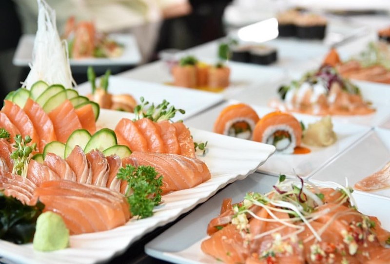 top 5+ ร้านบุฟเฟ่ต์แซลมอน สดๆ ใหม่ๆ กินได้ไม่อั้น