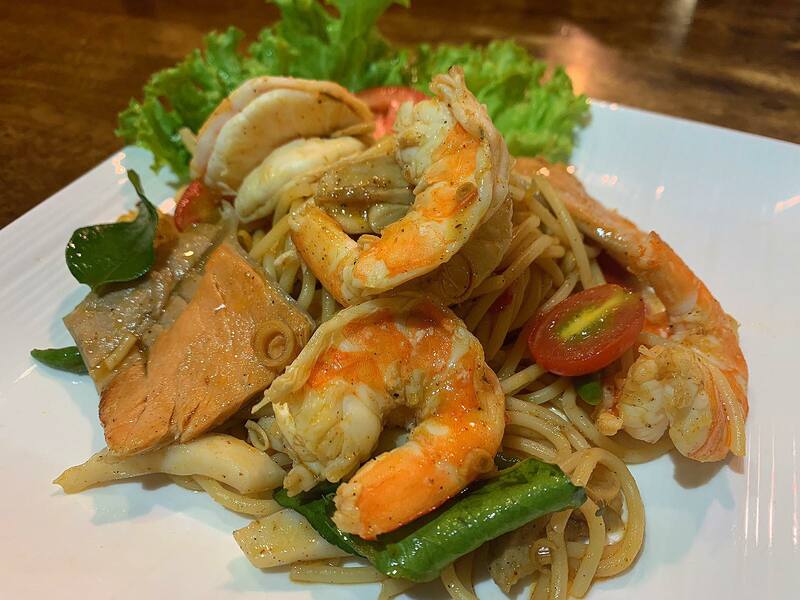 ร้านเด็ดย่านข้าวสารฉบับของกินล้วนๆ เเนวใสๆ ไร้แอลกอฮอล์