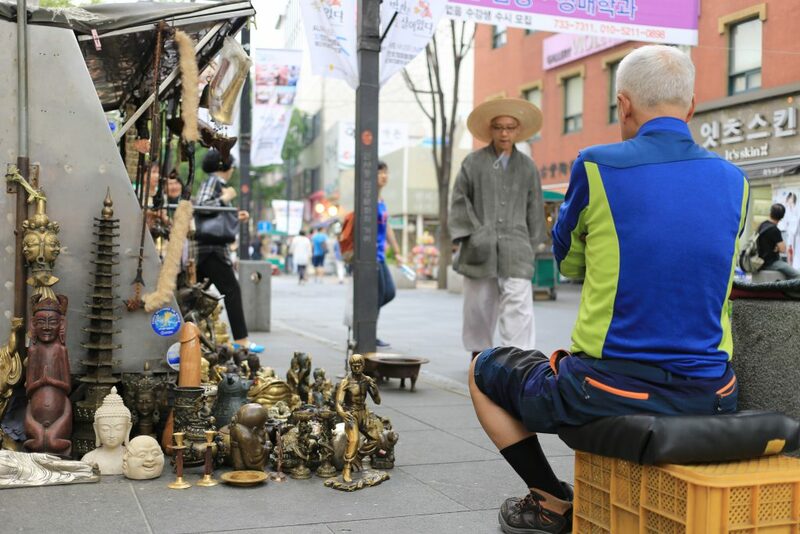 bukchon hanok village, cheonggyecheon stream, gangnam, gangnam style, haeundae beach, hongdae, hongik university, insadong, jagalchi, jagalchi fish market, korean streetfood, korean walking street, myeongdong, samcheongdong-gil road, seomyeon, waiking street, กรุงโซล, กังนัม, ขนมพื้นเมือง, คลองชองกเยชอน, ช้อปปิ้งเกาหลี 2024, ชายหาดแฮอุนแด, ซอมยอน, ตลาดปลาจากัลซี, ถนนคนเดินเกาหลี, ถนนซัมดองกิล, ถนนศิลปะ, ถนนเก่าอินซาดง, ปูซาน, สินค้าไฮเอนด์, หมู่บ้านบุกชอนฮันอก, อาหารทะเล, อินซาดง, ฮงแด, เต้นโคฟเวอร์, เทศกาลโคมไฟ, เที่ยวเกาหลี 2024, เที่ยวเกาหลี 2567, เที่ยวเกาหลีด้วยตัวเอง, เมียงดง, แบรนด์เนมเกาหลี, แฟนชั่นเกาหลี, แหล่งช็อปปิ้งเกาหลี, top 10+ ถนนคนเดินในเกาหลี 2024 แหล่งช็อปปิ้งเกาหลี แฟชั่นจัดเต็ม และงานศิลปะที่ไม่เหมือนใคร