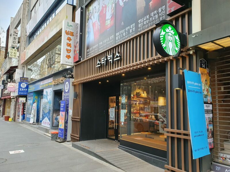 bukchon hanok village, cheonggyecheon stream, gangnam, gangnam style, haeundae beach, hongdae, hongik university, insadong, jagalchi, jagalchi fish market, korean streetfood, korean walking street, myeongdong, samcheongdong-gil road, seomyeon, waiking street, กรุงโซล, กังนัม, ขนมพื้นเมือง, คลองชองกเยชอน, ช้อปปิ้งเกาหลี 2024, ชายหาดแฮอุนแด, ซอมยอน, ตลาดปลาจากัลซี, ถนนคนเดินเกาหลี, ถนนซัมดองกิล, ถนนศิลปะ, ถนนเก่าอินซาดง, ปูซาน, สินค้าไฮเอนด์, หมู่บ้านบุกชอนฮันอก, อาหารทะเล, อินซาดง, ฮงแด, เต้นโคฟเวอร์, เทศกาลโคมไฟ, เที่ยวเกาหลี 2024, เที่ยวเกาหลี 2567, เที่ยวเกาหลีด้วยตัวเอง, เมียงดง, แบรนด์เนมเกาหลี, แฟนชั่นเกาหลี, แหล่งช็อปปิ้งเกาหลี, top 10+ ถนนคนเดินในเกาหลี 2024 แหล่งช็อปปิ้งเกาหลี แฟชั่นจัดเต็ม และงานศิลปะที่ไม่เหมือนใคร