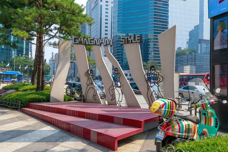 bukchon hanok village, cheonggyecheon stream, gangnam, gangnam style, haeundae beach, hongdae, hongik university, insadong, jagalchi, jagalchi fish market, korean streetfood, korean walking street, myeongdong, samcheongdong-gil road, seomyeon, waiking street, กรุงโซล, กังนัม, ขนมพื้นเมือง, คลองชองกเยชอน, ช้อปปิ้งเกาหลี 2024, ชายหาดแฮอุนแด, ซอมยอน, ตลาดปลาจากัลซี, ถนนคนเดินเกาหลี, ถนนซัมดองกิล, ถนนศิลปะ, ถนนเก่าอินซาดง, ปูซาน, สินค้าไฮเอนด์, หมู่บ้านบุกชอนฮันอก, อาหารทะเล, อินซาดง, ฮงแด, เต้นโคฟเวอร์, เทศกาลโคมไฟ, เที่ยวเกาหลี 2024, เที่ยวเกาหลี 2567, เที่ยวเกาหลีด้วยตัวเอง, เมียงดง, แบรนด์เนมเกาหลี, แฟนชั่นเกาหลี, แหล่งช็อปปิ้งเกาหลี, top 10+ ถนนคนเดินในเกาหลี 2024 แหล่งช็อปปิ้งเกาหลี แฟชั่นจัดเต็ม และงานศิลปะที่ไม่เหมือนใคร