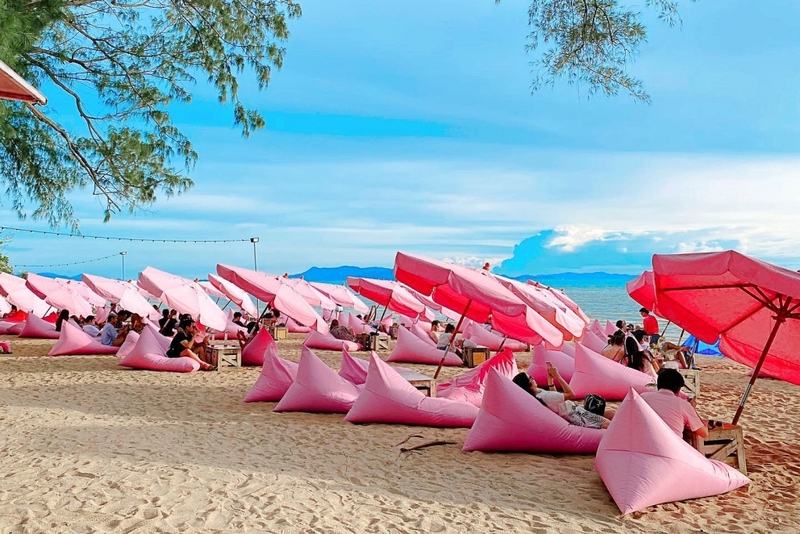 backstreet cafe & bar, backstreet house pattaya, black forest, breezebox cafe x cactus, cafe 2022, cafe 2023, cafe 2565, cafe 2566, cafe pattaya 2022, cafe pattaya 2023, cafe pattaya 2565, cafe pattaya 2566, castello di bellagio, cave beach club, dripoly, good old sea beach cafe, great&grand sweet destination, loaf baker & ฺbrewers, on ground cafe & farm, ordinary coffee, papa beach, papa beach pattaya, pastry addiction, s'more beach cafe x manual brewing bar, seaweed cafe, skoop beach cafe, somtavin cafe, summer house pattaya, tappia floating cafe pattaya, the lunar beach house, the sky gallery pattaya, treescape, tutu beach, under the sun, unnie pattaya, unnie 언니, whan cafe, whan milk bar & cafe, why specialty coffee, wonder bar, z beach, คาเฟ่, คาเฟ่ 2022, คาเฟ่ 2023, คาเฟ่ 2565, คาเฟ่ 2566, คาเฟ่ พัทยา 2023, คาเฟ่ พัทยา 2566, คาเฟ่ หมู่บ้านช้างพัทยา, คาเฟ่ ใกล้ฉัน, คาเฟ่ขนมหวานพัทยา, คาเฟ่ถ่ายรูปสวย พัทยา, คาเฟ่น่ารัก พัทยา, คาเฟ่พัทยา, คาเฟ่พัทยา 2022, คาเฟ่พัทยา 2565, คาเฟ่ใกล้ฉัน, ทูทู่บีช, ปาป้า บีช พัทยา, พัทยา, มองช้างคาเฟ่, มองช้างคาเฟ่ พัทยา, สมถวิล คาเฟ่, หวานคาเฟ่ พัทยา, เคปบีชคลับ, เคปบีชคลับ พัทยา, เดอะสกายแกลอรี่, เดอะสกายแกลอรี่ พัทยา, top 30+ คาเฟ่พัทยา [กรกฎาคม 2024] ตกแต่งเริ่ด มุมถ่ายรูปเพียบ แชะภาพได้รัว ๆ