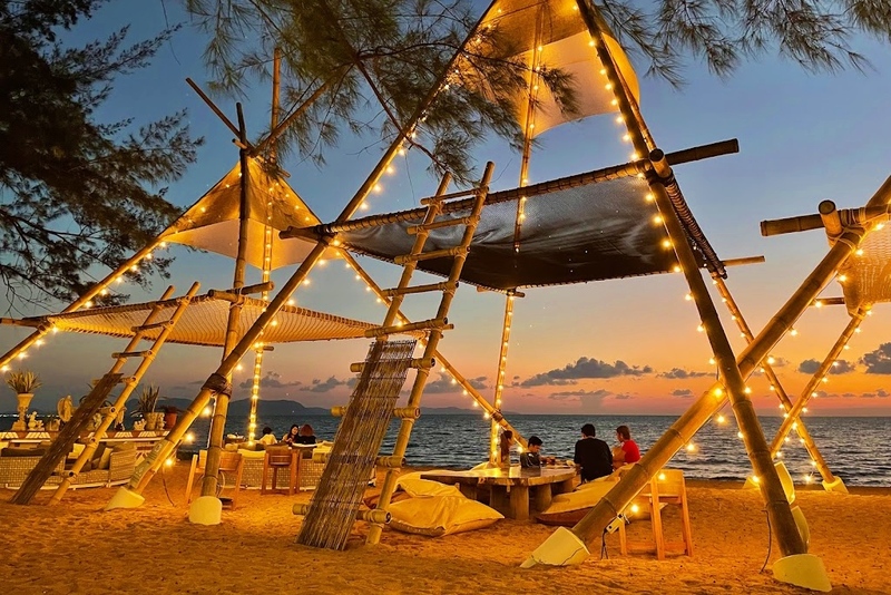 backstreet cafe & bar, backstreet house pattaya, black forest, breezebox cafe x cactus, cafe 2022, cafe 2023, cafe 2565, cafe 2566, cafe pattaya 2022, cafe pattaya 2023, cafe pattaya 2565, cafe pattaya 2566, castello di bellagio, cave beach club, dripoly, good old sea beach cafe, great&grand sweet destination, loaf baker & ฺbrewers, on ground cafe & farm, ordinary coffee, papa beach, papa beach pattaya, pastry addiction, s'more beach cafe x manual brewing bar, seaweed cafe, skoop beach cafe, somtavin cafe, summer house pattaya, tappia floating cafe pattaya, the lunar beach house, the sky gallery pattaya, treescape, tutu beach, under the sun, unnie pattaya, unnie 언니, whan cafe, whan milk bar & cafe, why specialty coffee, wonder bar, z beach, คาเฟ่, คาเฟ่ 2022, คาเฟ่ 2023, คาเฟ่ 2565, คาเฟ่ 2566, คาเฟ่ พัทยา 2023, คาเฟ่ พัทยา 2566, คาเฟ่ หมู่บ้านช้างพัทยา, คาเฟ่ ใกล้ฉัน, คาเฟ่ขนมหวานพัทยา, คาเฟ่ถ่ายรูปสวย พัทยา, คาเฟ่น่ารัก พัทยา, คาเฟ่พัทยา, คาเฟ่พัทยา 2022, คาเฟ่พัทยา 2565, คาเฟ่ใกล้ฉัน, ทูทู่บีช, ปาป้า บีช พัทยา, พัทยา, มองช้างคาเฟ่, มองช้างคาเฟ่ พัทยา, สมถวิล คาเฟ่, หวานคาเฟ่ พัทยา, เคปบีชคลับ, เคปบีชคลับ พัทยา, เดอะสกายแกลอรี่, เดอะสกายแกลอรี่ พัทยา, top 30+ คาเฟ่พัทยา [กรกฎาคม 2024] ตกแต่งเริ่ด มุมถ่ายรูปเพียบ แชะภาพได้รัว ๆ