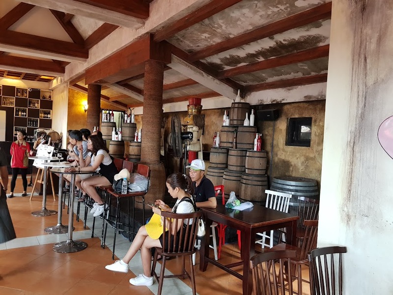 alpine coaster, ba na hill cable car, banahills, beer plaza, debay wine cellar, fantasy park, flying eyes theatre, french village, golden bridge, le jardin d'amour, linh phong zen monastery, linh ung pagoda, luna castle, mercure danang, mercure danang french village bana hills, saint denis, sun world, sun world ba na hills, tower drop, กระเช้าลอยฟ้า, กระเช้าเวียดนาม, ดานังเวียดนาม, ที่เที่ยวเวียดนาม 2023, บานาฮิลล์, บานาฮิลล์ 2024, บานาฮิลล์ 2567, ปราสาทจันทรา, พระพุทธรูปใหญ่, พระใหญ่บานาฮิลล์, รถไฟเหาะ, ร้านไวน์บานาฮิลล์, วัดหลินฟองเซ็น, สวนดอกไม้, สวนดอกไม้แห่งความรัก, สวนสนุก, สวนสนุกบานาฮิลล์, สะพานมือ, สะพานมือยักษ์, หมู่บ้านฝรั่งเศส, หอคอย9ชั้น, อาหารบุฟเฟ่ต์, เที่ยวดานัง, เที่ยวเวียดนาม, เมอร์เคียว ดานัง, เมืองฝรั่งเศส, ้เวียดนาม2023, โบสถ์เซนต์ เดนิส, โรงบ่มไวน์ดีเบย์, โรงแรมเมอร์เคียว ดานัง เฟรนช์ วิลเลจ บานา ฮิลส์, โรงไวน์, เที่ยวบานาฮิลล์ ยกยุโรปมาไว้เวียดนาม ขึ้นกระเช้าลอยฟ้าผ่านหมอก ไม่พลาดแลนด์มาร์คดัง