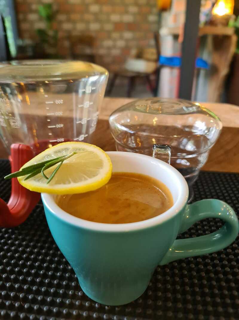 คาเฟ่ภูเก็ต : รวมคาเฟ่ในจังหวัดภูเก็ต เด็ดทั้งร้านบรรยากาศดี กาแฟเลิศ!