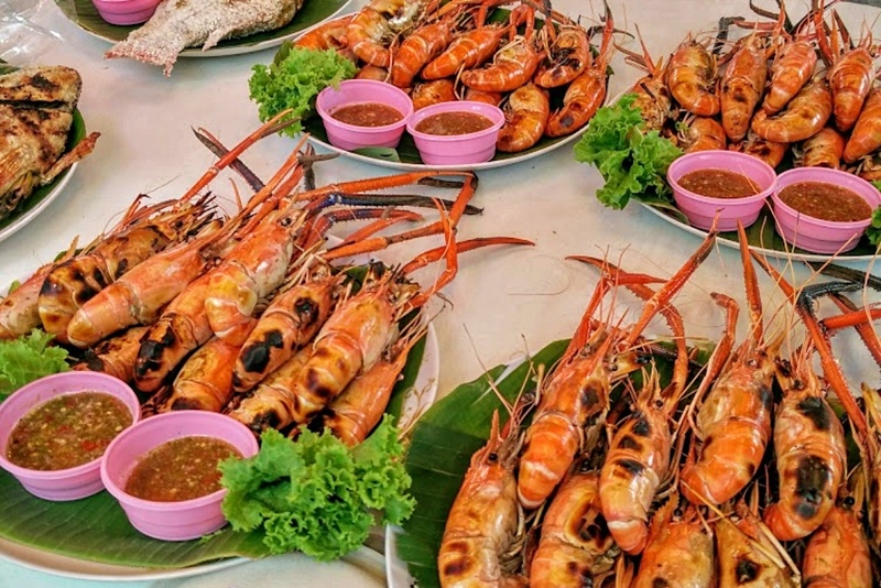 mini murrah farm, minizoo, sea walk, คุ้มวิมานดิน, ฉะเชิงเทรา, ฉะเชิงเทรา 2566, ตลาด 2 จังหวัด, ตลาดคลองสวน, ตลาดน้ำบางคล้า, ตลาดบ้านใหม่, ตลาดบ้านใหม่ 100 ปี, ตลาดบ้านใหม่ เมืองแปดริ้ว, ตลาดเก่าคลองสวน, ตลาดเก่าคลองสวน 100 ปี, ที่เที่ยวฉะเชิงเทรา, ที่เที่ยวฉะเชิงเทรา 2023, ที่เที่ยวฉะเชิงเทรา 2024, ที่เที่ยวฉะเชิงเทรา 2566, ที่เที่ยวฉะเชิงเทรา 2567, ที่เที่ยวแปดริ้ว, น้ำตกฉะเชิงเทรา, น้ำตกบ่อทราย, บ้านบางพุทรา, บ้านสวนเมล่อน, ปั้นดินเหนียวฉะเชิงเทรา, พระมหาเจดีย์สแตนเลส, พระอุโบสถแก้วกลางน้ำ, ฟาร์มนก ฉะเชิงเทรา, มินิมูร่าฟาร์ม, รังนกแลนด์ by นกแปดริ้ว, วัดกลางน้ำ, วัดปากน้ำโจ้โล้, วัดป่าเขาล้อม, วัดพระพิฆเนศองค์ใหญ่, วัดวีระโชติธรรมาราม, วัดสมานรัตนาราม, วัดหงษ์ทอง, วัดหลวงพ่อโสธร, วัดหัวสวน, วัดโพรงอากาศ, วัดโสธรวรารามวรวิหาร, สวนปาล์มฟาร์มนก, หลวงพ่อพันปีศรีตะเคียนทอง, หลวงพ่อพุทธโสธร, หลวงพ่อโสธร, องค์พระพิฆเนศปางนอนเสวยสุข, อ่างเก็บน้ำคลองสียัด, อ่างเก็บน้ำเขื่อนระบม, อ่างเก็บน้ำเขื่อนระบมทะเลน้ำจืด, อุโบสถสีทอง, อุโบสถสแตนเลส, ฮอลลีวูดบ้านนา บ้านบางพุทรา, เขื่อนคลองสียัด, เที่ยวฉะเชิงเทรา, เที่ยวฉะเชิงเทรา 2023, เที่ยวฉะเชิงเทรา 2024, เที่ยวฉะเชิงเทรา 2567, เที่ยวแปดริ้ว, แปดริ้ว, top 20+ ที่เที่ยวฉะเชิงเทรา [กรกฎาคม 2024] เที่ยววัด ชมธรรมชาติ เดินตลาด เมืองแปดริ้ว