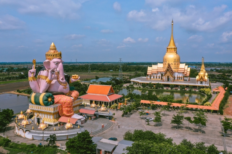 mini murrah farm, minizoo, sea walk, คุ้มวิมานดิน, ฉะเชิงเทรา, ฉะเชิงเทรา 2566, ตลาด 2 จังหวัด, ตลาดคลองสวน, ตลาดน้ำบางคล้า, ตลาดบ้านใหม่, ตลาดบ้านใหม่ 100 ปี, ตลาดบ้านใหม่ เมืองแปดริ้ว, ตลาดเก่าคลองสวน, ตลาดเก่าคลองสวน 100 ปี, ที่เที่ยวฉะเชิงเทรา, ที่เที่ยวฉะเชิงเทรา 2023, ที่เที่ยวฉะเชิงเทรา 2024, ที่เที่ยวฉะเชิงเทรา 2566, ที่เที่ยวฉะเชิงเทรา 2567, ที่เที่ยวแปดริ้ว, น้ำตกฉะเชิงเทรา, น้ำตกบ่อทราย, บ้านบางพุทรา, บ้านสวนเมล่อน, ปั้นดินเหนียวฉะเชิงเทรา, พระมหาเจดีย์สแตนเลส, พระอุโบสถแก้วกลางน้ำ, ฟาร์มนก ฉะเชิงเทรา, มินิมูร่าฟาร์ม, รังนกแลนด์ by นกแปดริ้ว, วัดกลางน้ำ, วัดปากน้ำโจ้โล้, วัดป่าเขาล้อม, วัดพระพิฆเนศองค์ใหญ่, วัดวีระโชติธรรมาราม, วัดสมานรัตนาราม, วัดหงษ์ทอง, วัดหลวงพ่อโสธร, วัดหัวสวน, วัดโพรงอากาศ, วัดโสธรวรารามวรวิหาร, สวนปาล์มฟาร์มนก, หลวงพ่อพันปีศรีตะเคียนทอง, หลวงพ่อพุทธโสธร, หลวงพ่อโสธร, องค์พระพิฆเนศปางนอนเสวยสุข, อ่างเก็บน้ำคลองสียัด, อ่างเก็บน้ำเขื่อนระบม, อ่างเก็บน้ำเขื่อนระบมทะเลน้ำจืด, อุโบสถสีทอง, อุโบสถสแตนเลส, ฮอลลีวูดบ้านนา บ้านบางพุทรา, เขื่อนคลองสียัด, เที่ยวฉะเชิงเทรา, เที่ยวฉะเชิงเทรา 2023, เที่ยวฉะเชิงเทรา 2024, เที่ยวฉะเชิงเทรา 2567, เที่ยวแปดริ้ว, แปดริ้ว, top 20+ ที่เที่ยวฉะเชิงเทรา [กรกฎาคม 2024] เที่ยววัด ชมธรรมชาติ เดินตลาด เมืองแปดริ้ว