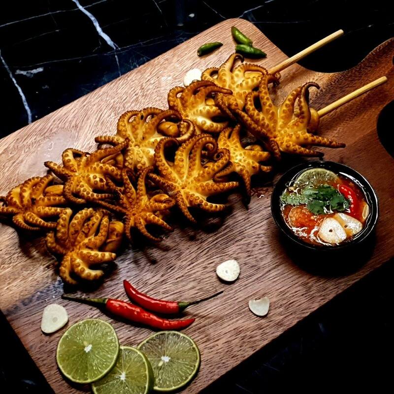 top 5+ ร้านปลาหมึกย่างตัวใหญ่ๆ สดใหม่ น้ำจิ้มเด็ด ท้าให้ลอง @กรุงเทพฯ