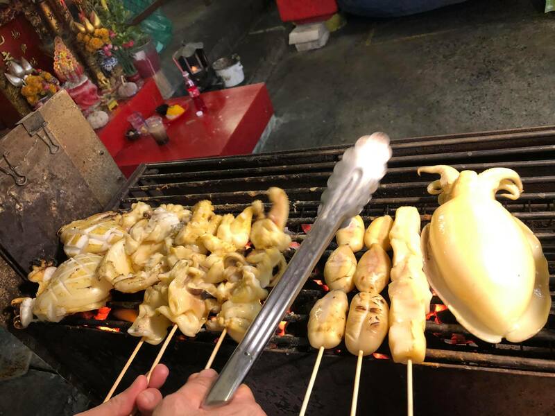 top 5+ ร้านปลาหมึกย่างตัวใหญ่ๆ สดใหม่ น้ำจิ้มเด็ด ท้าให้ลอง @กรุงเทพฯ