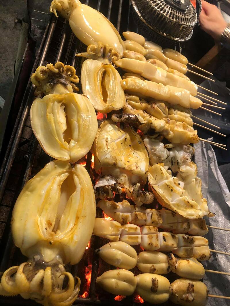 top 5+ ร้านปลาหมึกย่างตัวใหญ่ๆ สดใหม่ น้ำจิ้มเด็ด ท้าให้ลอง @กรุงเทพฯ