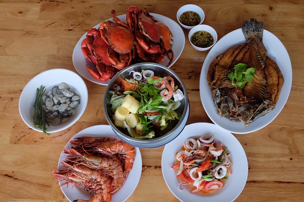 จันทบุรี, top 9+ โฮมสเตย์จันทบุรี 2567 ที่พัก กินปู พร้อมกิจกรรม อิ่มอร่อยได้ไม่อั้น