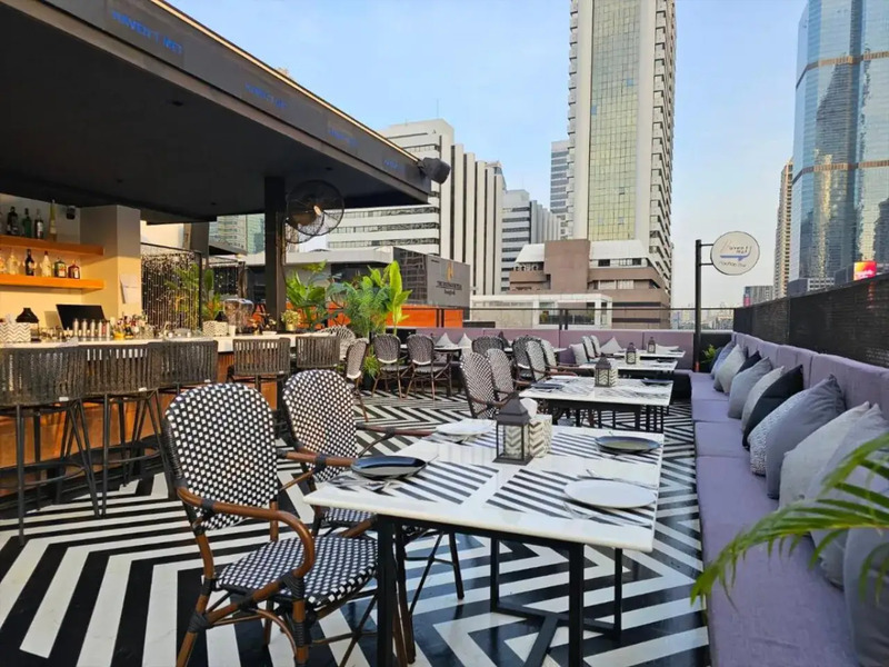 เปิดลิสต์ 15 โรงแรมติด bts เดินไม่กี่ก้าว ราคาถูกด้วย