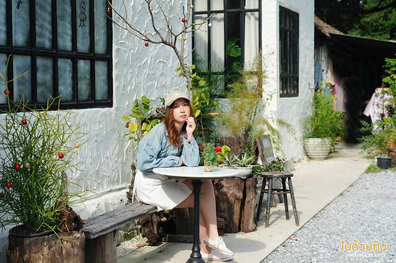 รอเวลาคาเฟ่, คาเฟ่ตลาดน้ำคลองลัดมะยม, rawvaela cafe, รอเวลา คาเฟ่น่ารัก ในสไตล์วินเทจ ติดตลาดคลองลัดมะยม