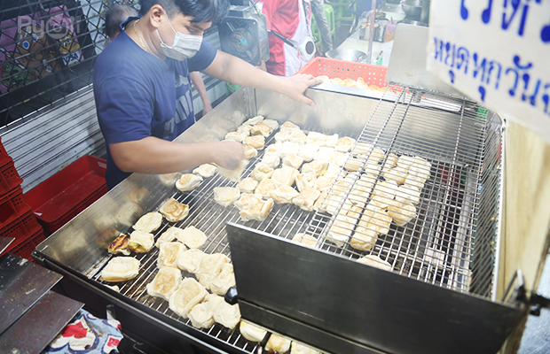 ร้านอร่อยเยาวราช : 37 ร้านอาหารย่านถนนเยาวราชยามค่ำคืน อร่อยเลิศเชิดมังกร