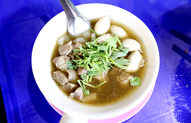 ร้านอร่อยเยาวราช : 37 ร้านอาหารย่านถนนเยาวราชยามค่ำคืน อร่อยเลิศเชิดมังกร