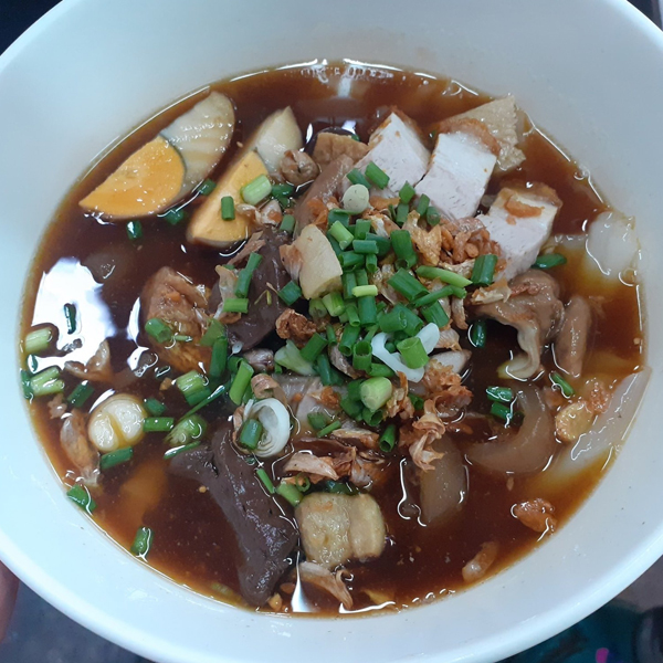 รวมร้านคาวหวาน สะพานควาย : 13 ร้าน กินแบบร้ายๆ อิ่มอร่อย!