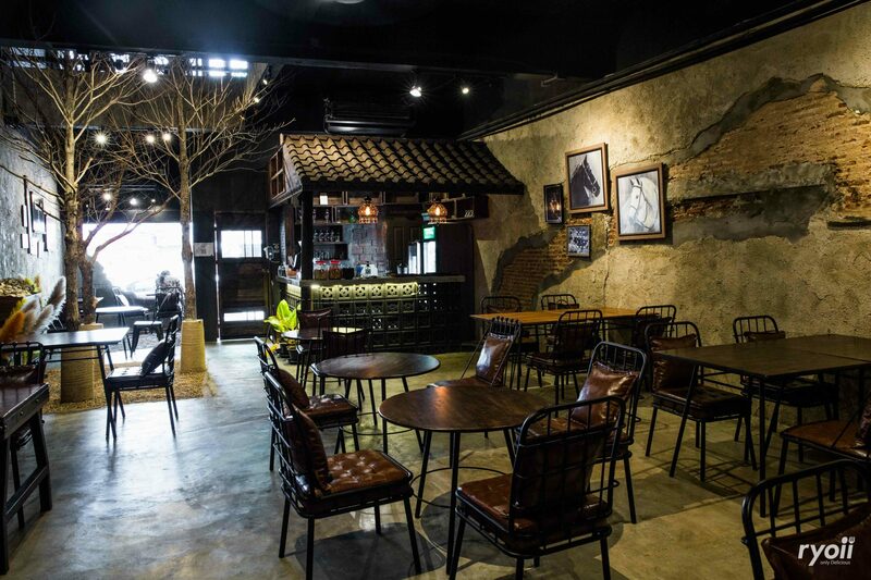 รวมร้านคาวหวาน สะพานควาย : 13 ร้าน กินแบบร้ายๆ อิ่มอร่อย!